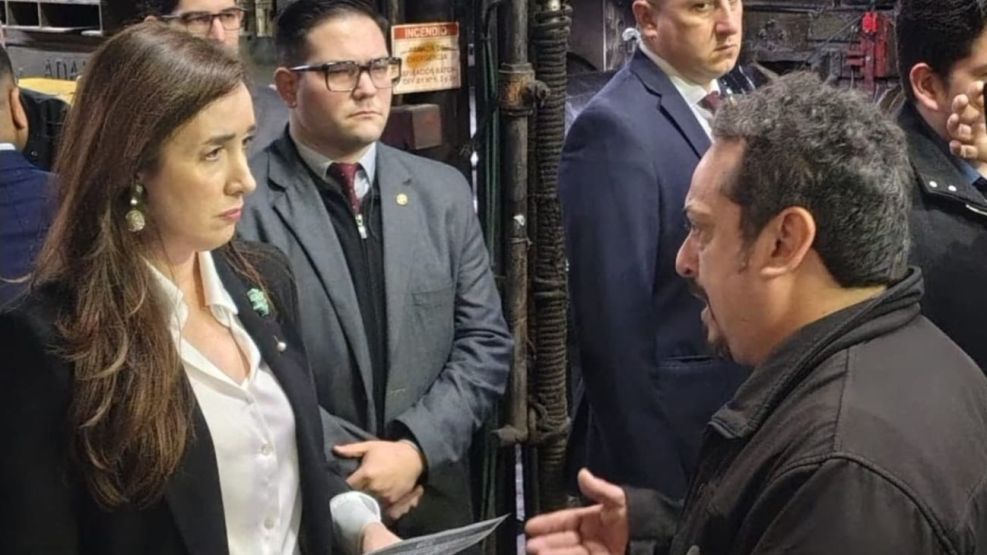 Victoria Villarruel visitó la fábrica de Fate en el Día de la Industria