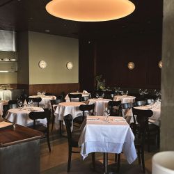 Almarena Puerto Retiro inaugura una nueva zona turística en Buenos Aires. Incluye al restaurante Ancora.