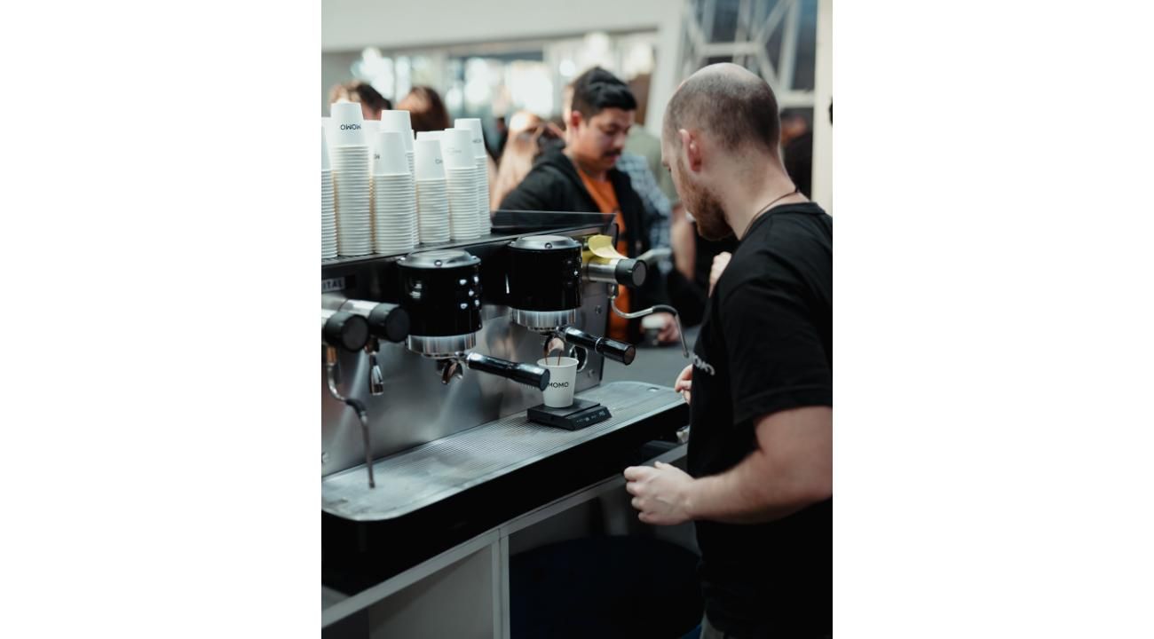 Entaza Córdoba 2025: MOMO Tostadores y West Indian, una alianza que celebra la cultura del café