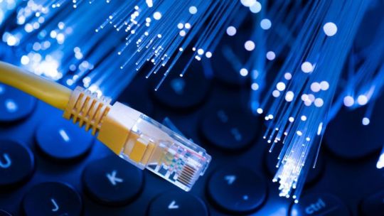 Internet por fibra óptica