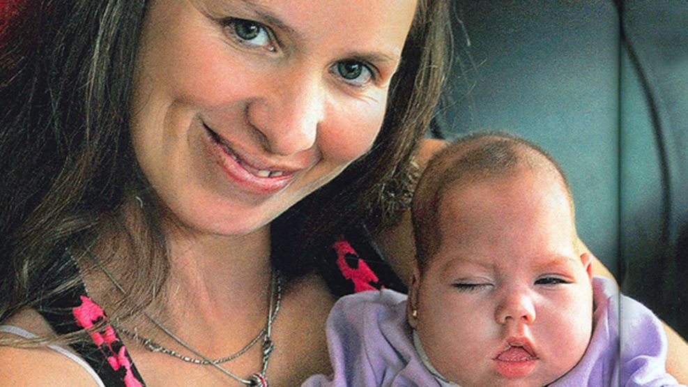 Analía junto a Luz Milagros