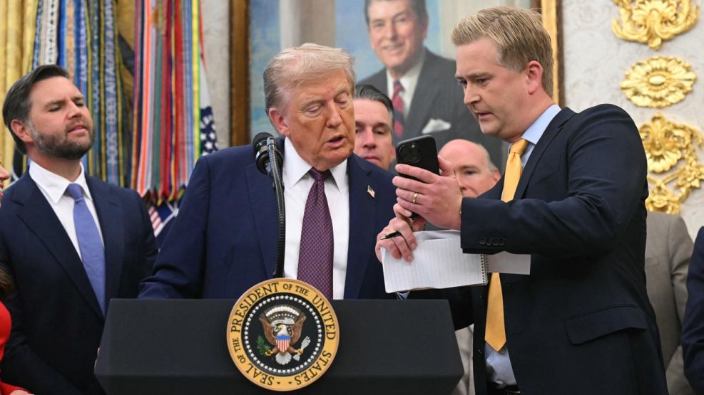 Trump y Peter Doocy 03092025