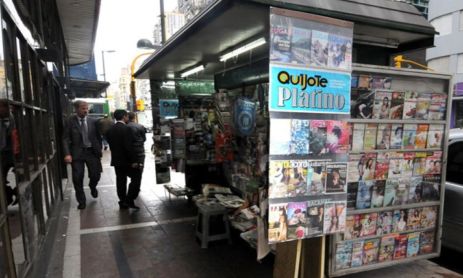 El Gobierno habilita a kioscos de diarios a funcionar como operadores postales