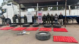 Gendarmería secuestró un camión que transportaba cocaina en sus ruedas 20250906
