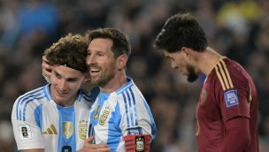 Lionel Messi enfrentando a Venezuela