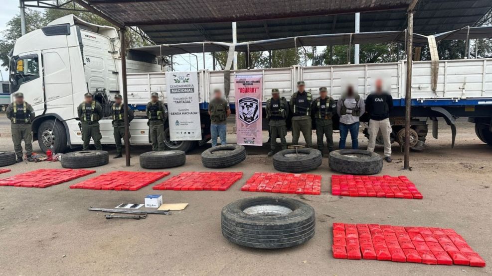 Gendarmería secuestró un camión que transportaba cocaina en sus ruedas 20250906
