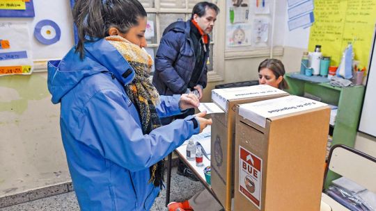 060925_voto_urna_bue_cedoc_g