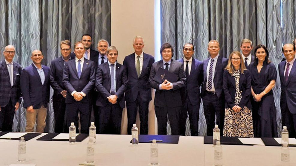 060925_milei_caputo_presidencia_g