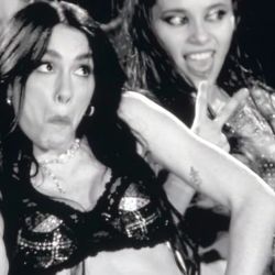 Lali haciendo el "3" | Foto:CEDOC