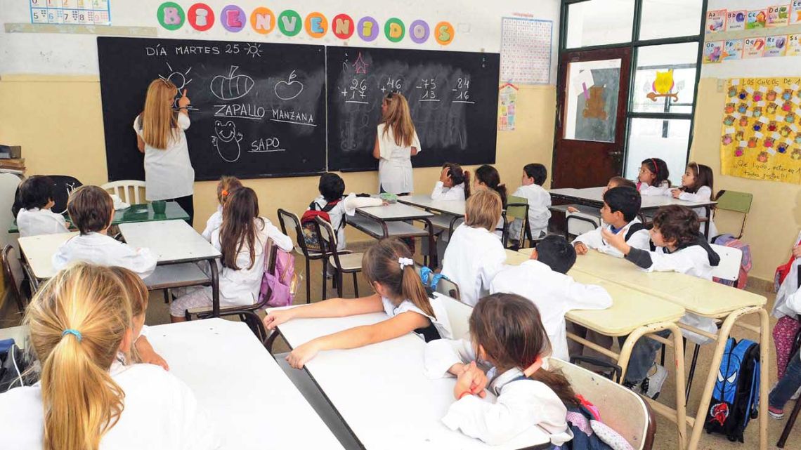 Educadores y nuevos desafíos: La IA no es un reemplazo a la docencia | Perfil thumbnail