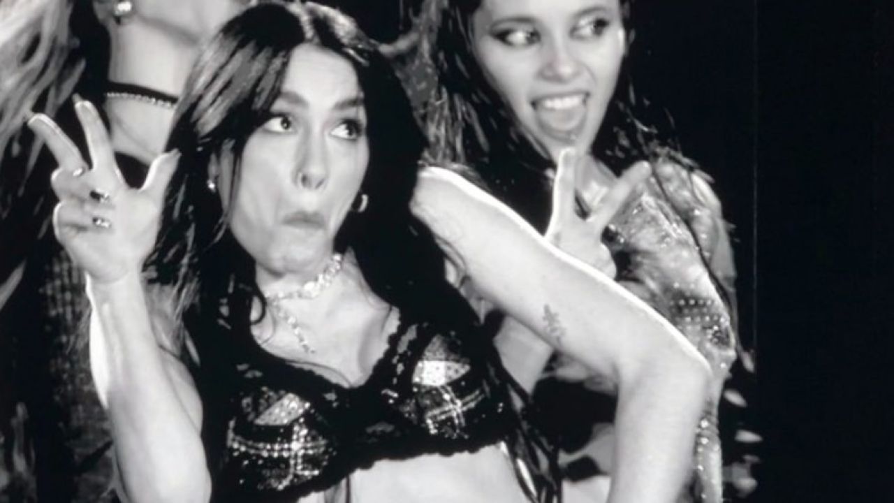 Lali haciendo el "3" | Foto:CEDOC