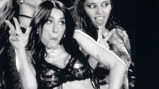 Lali en Vélez: del “3%” por Karina Milei un hit de Los Redondos