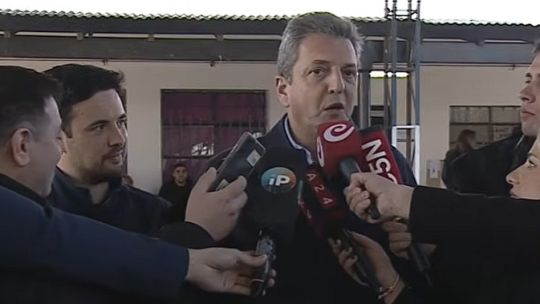 Sergio Massa, votando en las legislativas bonaerenses.
