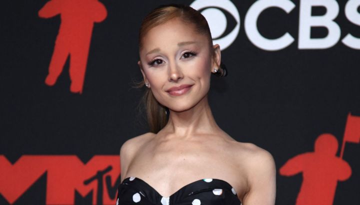 El impresionante look que lució Ariana Grande en los VMAs 2025 a días de anunciar su nuevo tour
