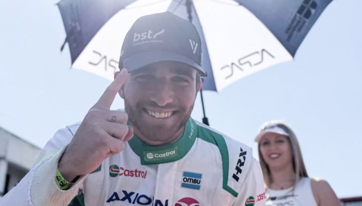 Valentín Yankelevich brilló en la octava fecha del Turismo Carretera 2000