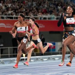 Maia Mccoy de Estados Unidos, compite durante el evento de 100m femeninos en el World Athletics Continental Tour 2025, en Beijing, China. | Foto:Xinhua/Ju Huanzong