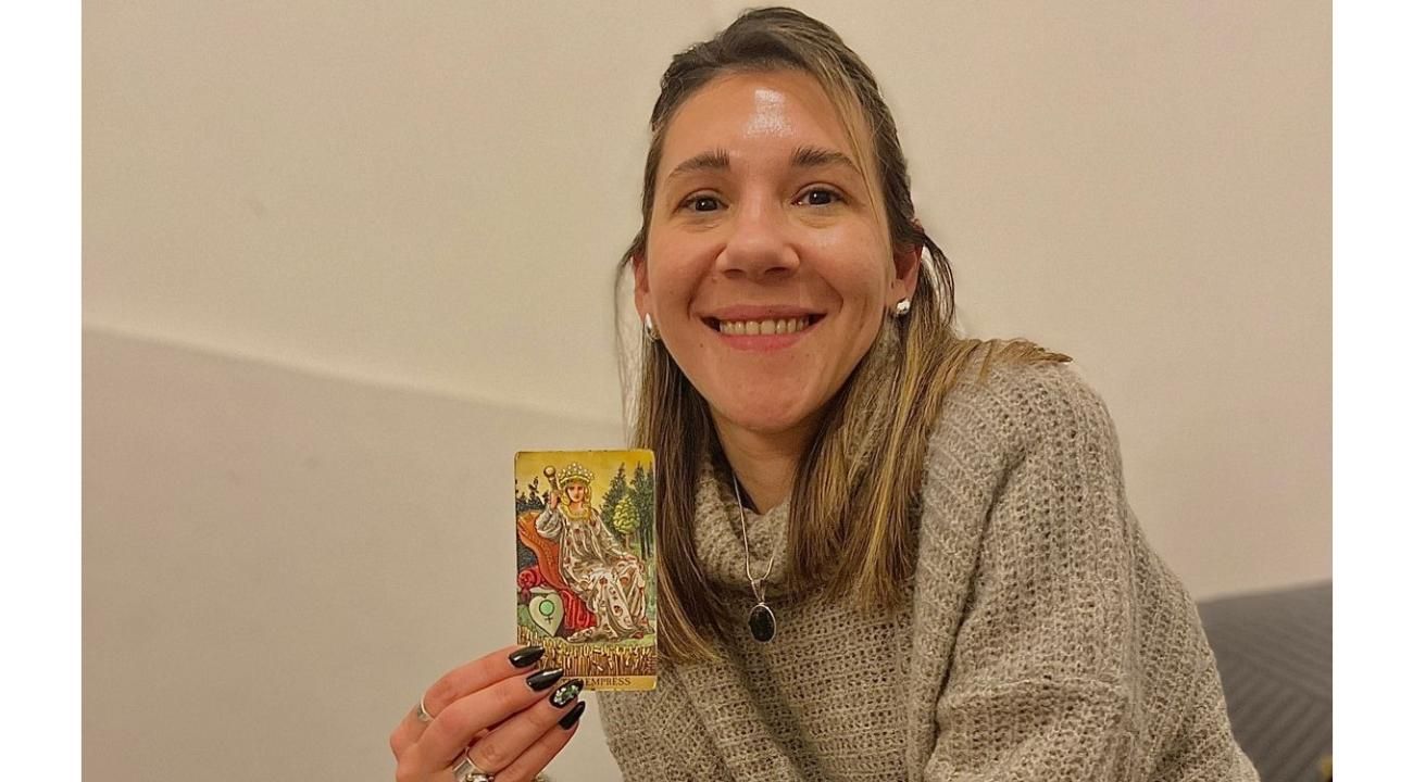 Reina de Bastos: el Tarot como camino de transformación