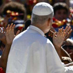 El Papa León XIV llega para presidir una audiencia jubilar en la Plaza de San Pedro del Vaticano. | Foto:Filippo Monteforte / AFP