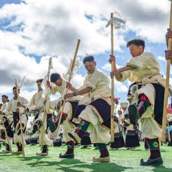 Una presentación se realiza en la ceremonia de apertura de la edición 2025 de un festival tradicional de carreras de caballos, en Nagqu, en la región autónoma de Xizang, en el suroeste de China. | Foto:Xinhua/Tenzin Nyida