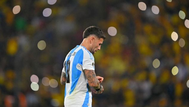 Nicolás Otamendi expulsado