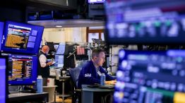 US Stocks Drift From Records As Trump Ramps Up Tariff Threats