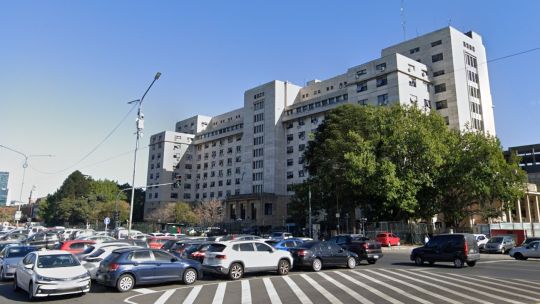 Incendio en el edificio Libertad de la Armada: una ambulancia volcó cuando se dirigía al operativo