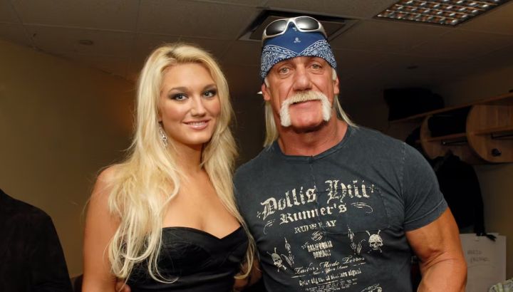 Por qué Brooke Hogan fue eliminada del testamento de su padre Hulk Hogan