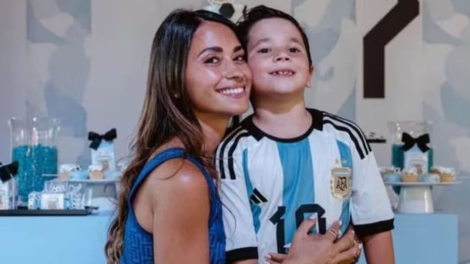 Antonela Roccuzzo y Mateo Messi