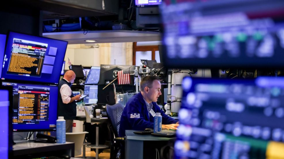 US Stocks Drift From Records As Trump Ramps Up Tariff Threats
