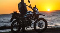 Viajar en moto por primera vez: equipaje indispensable, distribución del peso y planificación de paradas