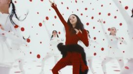Chaeyoung, del grupo de K-Pop TWICE, debutó como solista con "Lil Fantasy vol. 1" y el video de "Shoot (Firecracker)"