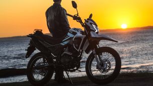 Viajar en moto por primera vez: equipaje indispensable, distribución del peso y planificación de paradas