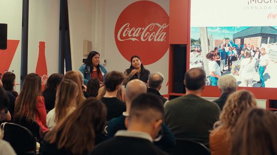 Sostenibilidad que genera empleo: así se articula la cadena de valor de Coca-Cola Andina