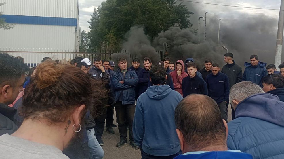 Cierre de planta KTM en Campana 12092025