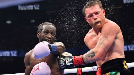Canelo Alvarez nói anh vẫn "cảm thấy mình như một nhà vô địch" sau trận thua trước Crawford | 442