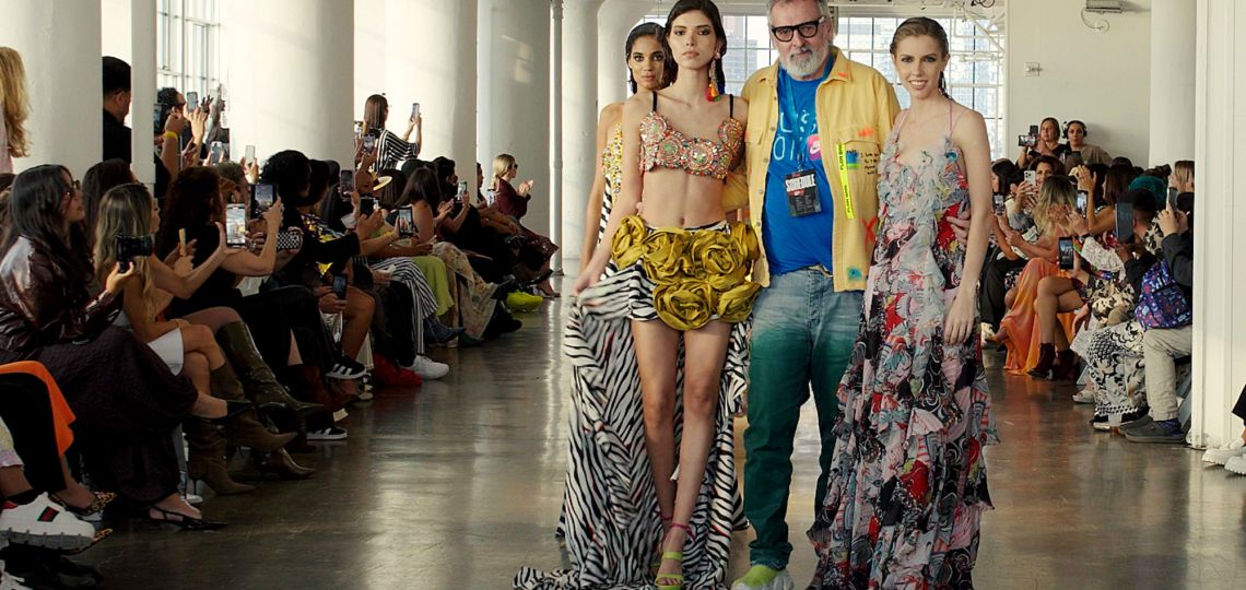 Benito Fernández en NYFW: colores, artesanía y espíritu latino en su colección LATIR