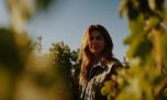 Juliana Awada tiene la chaqueta ideal para el cambio de estación que elevará cualquier look