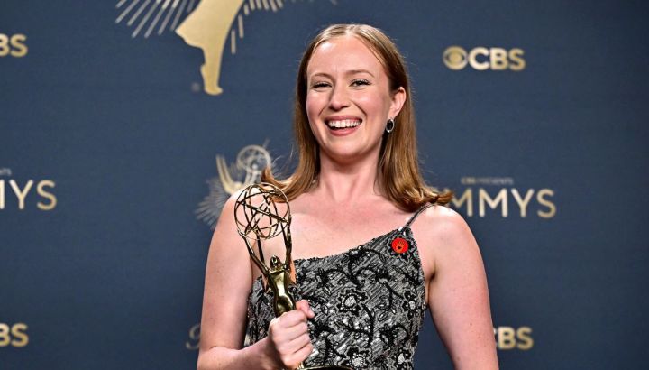 El comentario de Hannah Einbinder tras ganar un Premio Emmy 2025 que causó indignación masiva