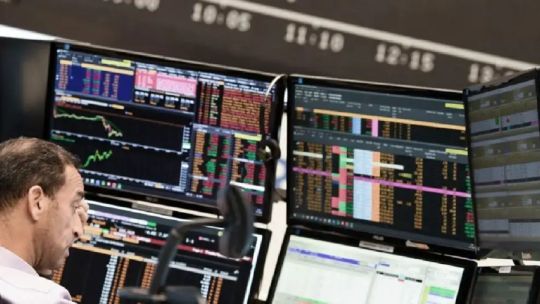 Cuál fue el humor de los mercados en la apertura luego de la Cadena Nacional protagonizada por Javier Milei