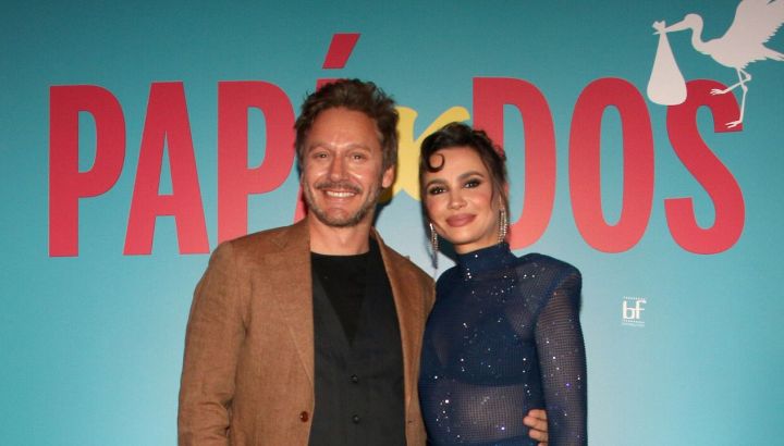 De Benjamín Vicuña y Anita Espasandín a Celeste Cid y Santiago Korovsky: los looks de los famosos en el estreno de Papá x 2
