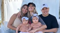 Juli Poggio junto a Daniela Celis, Thiago Medina y las gemelas, Laia y Aimé