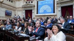 Luis Caputo acusó a Emiliano Yacobitti de cobrar una fortuna y el vicerrector de la UBA mostró su recibo de sueldo: "Mala persona" - Image 3