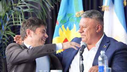 Chiqui Tapia y Axel Kicillof