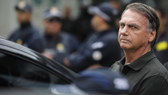 Un juez de la Corte Suprema de Brasil decidió extenderle la prisión domiciliaria a Jair Bolsonaro: el motivo
