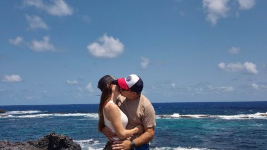Martina Graf junto a su novio, el empresario y arquitecto Sebastián Sánchez 