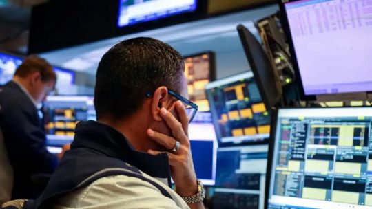 Los bonos suben más de 6% y el riesgo país perfora los 900 puntos tras los anuncios del Secretario del Tesoro de EE.UU.