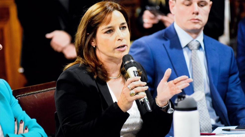 17092025_Soledad_Carrizo_En_Comision_X