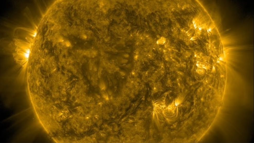 Las tormentas solares azotarán la Tierra provocando apagones y auroras boreales mientras la NASA advierte que el sol está "despertando"