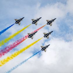 Aeronaves durante una vista previa de las actividades de la jornada de puertas abiertas de aviación 2025 de la Fuerza Aérea del Ejército Popular de Liberación de China y el Salón Aeronáutico de Changchun, en Changchun, en la provincia de Jilin, en el noreste de China. | Foto:Xinhua/Tang Chengzhuo