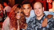  Alexandre Grimaldi junto Nicole, su madre, y Alberto, su padre